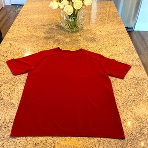 lululemon Men’s Metal Vent Tech SS 2.0 size M. Excellent condition, barely worn.